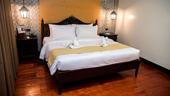 Plaza Suite